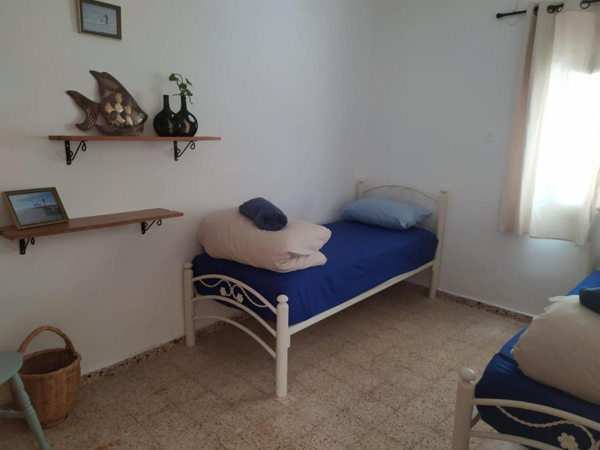 Juha'S Guesthouse - Zarqa Bay Jisr ez Zarqa Екстериор снимка