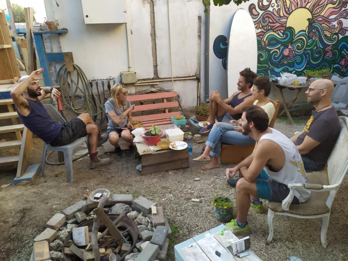 Juha'S Guesthouse - Zarqa Bay Jisr ez Zarqa Екстериор снимка