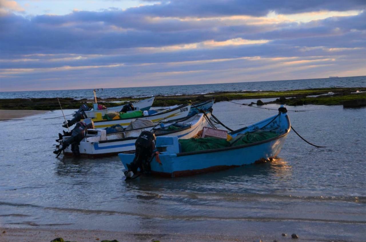 Juha'S Guesthouse - Zarqa Bay Jisr ez Zarqa Екстериор снимка